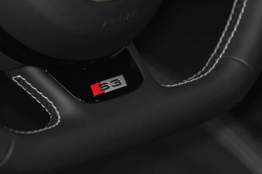 Детали интерьера Audi S3 (8V) 2013 года  (WW) (фото 62 из 101)